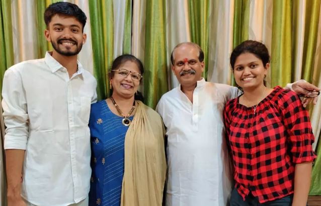 Purva Kaushik's family