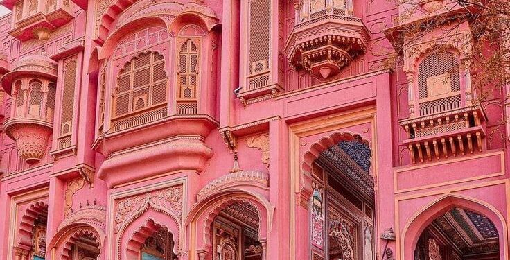 Why Foreign Tourists Are Drawn to India: Major Attractions That Keep Calling Them Back