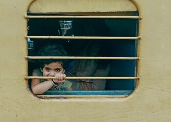 What You Learn About Power by Watching Who Gets to Rest While Travelling in India