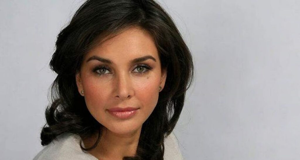 Lisa Ray reflects on 25 years of ‘Kasoor’ - Asiapedia