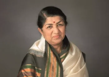 Lata mangeshkar in hindi 810x456