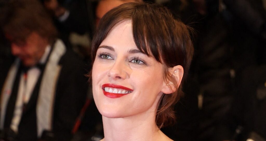 Kristen Stewart is ‘sick’ of Hollywood studio system - Asiapedia