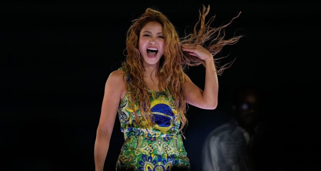 Shakira draws record 2 million fans at free concert - Asiapedia