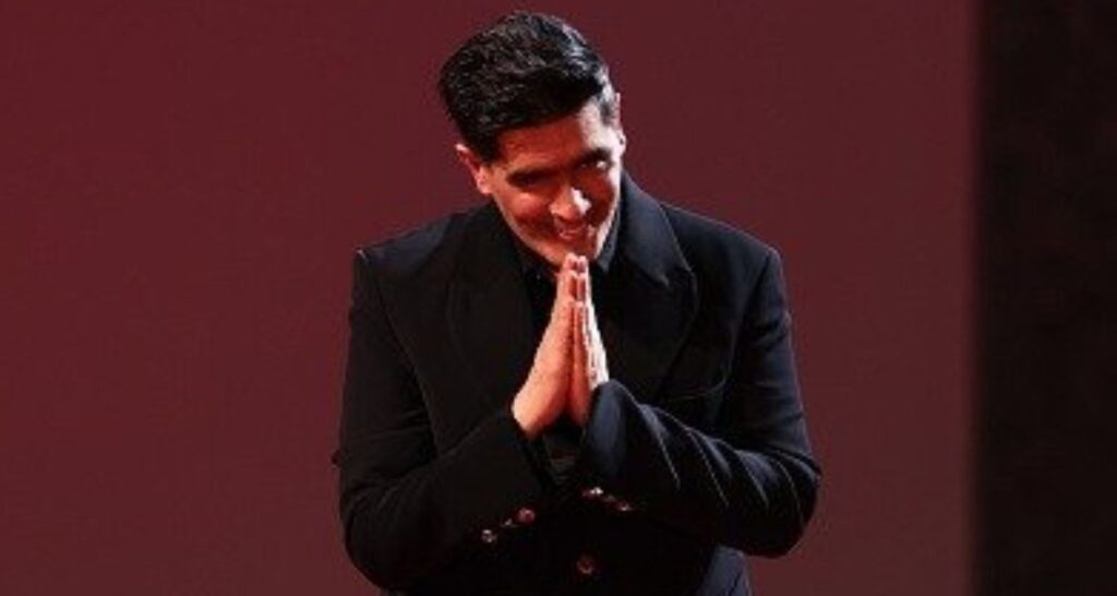 Manish Malhotra debuts at Paris Haute Couture Week – Asiapedia Manish Malhotra debuts at Paris Haute Couture Week - Asiapedia