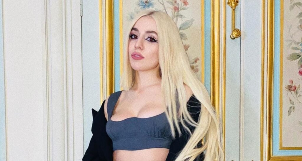 Ava Max recalls terrifying elevator ordeal - Asiapedia